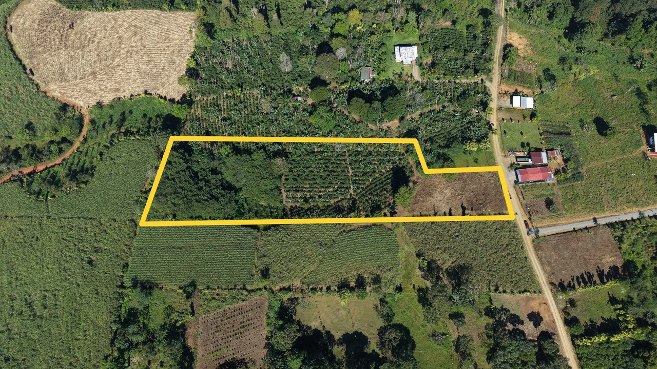 Countryside Home Construction Site For Sale in Santa Elena