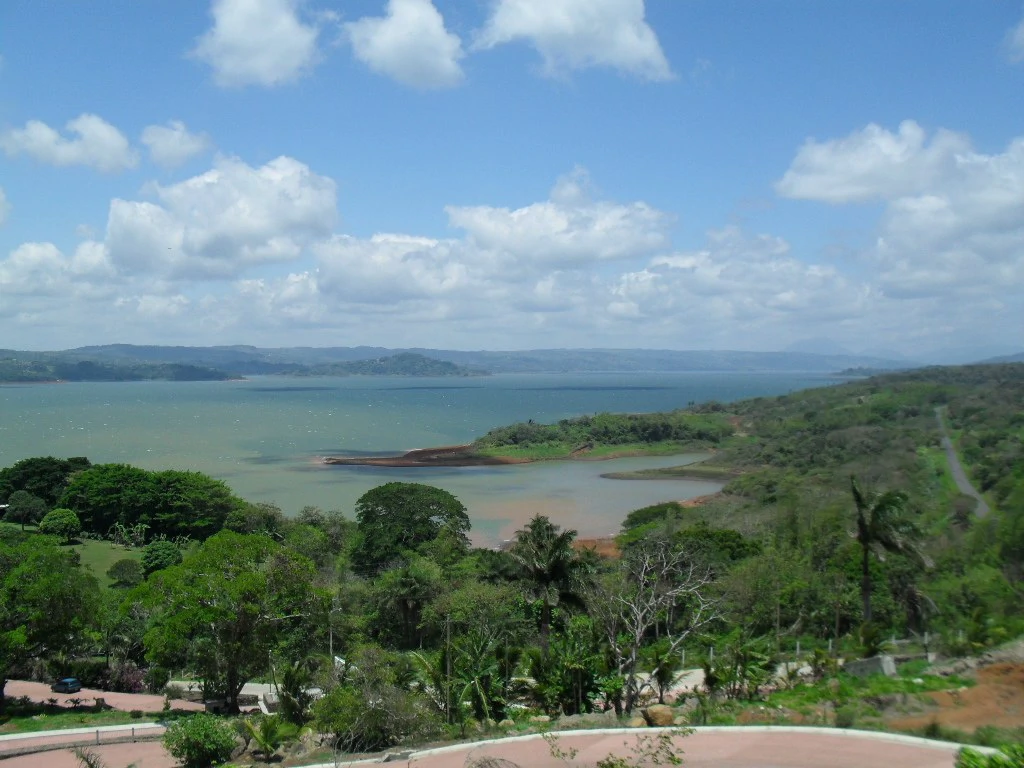 SELLER FINANCING AVAILABLE ! Luxurious Gated Condominium Community - Gallery image 2