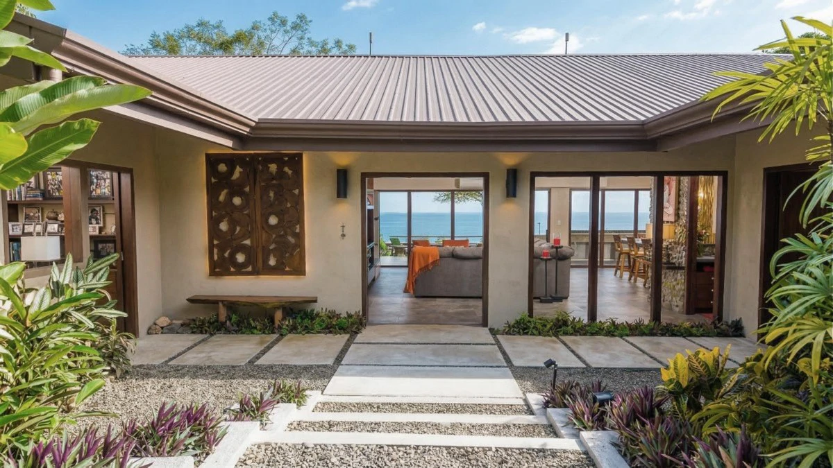4.6 ACRES – 4 Bedroom Ultra-Private Oceanview Luxury Estate Surrounded by Rainforest!!! - Gallery image 44
