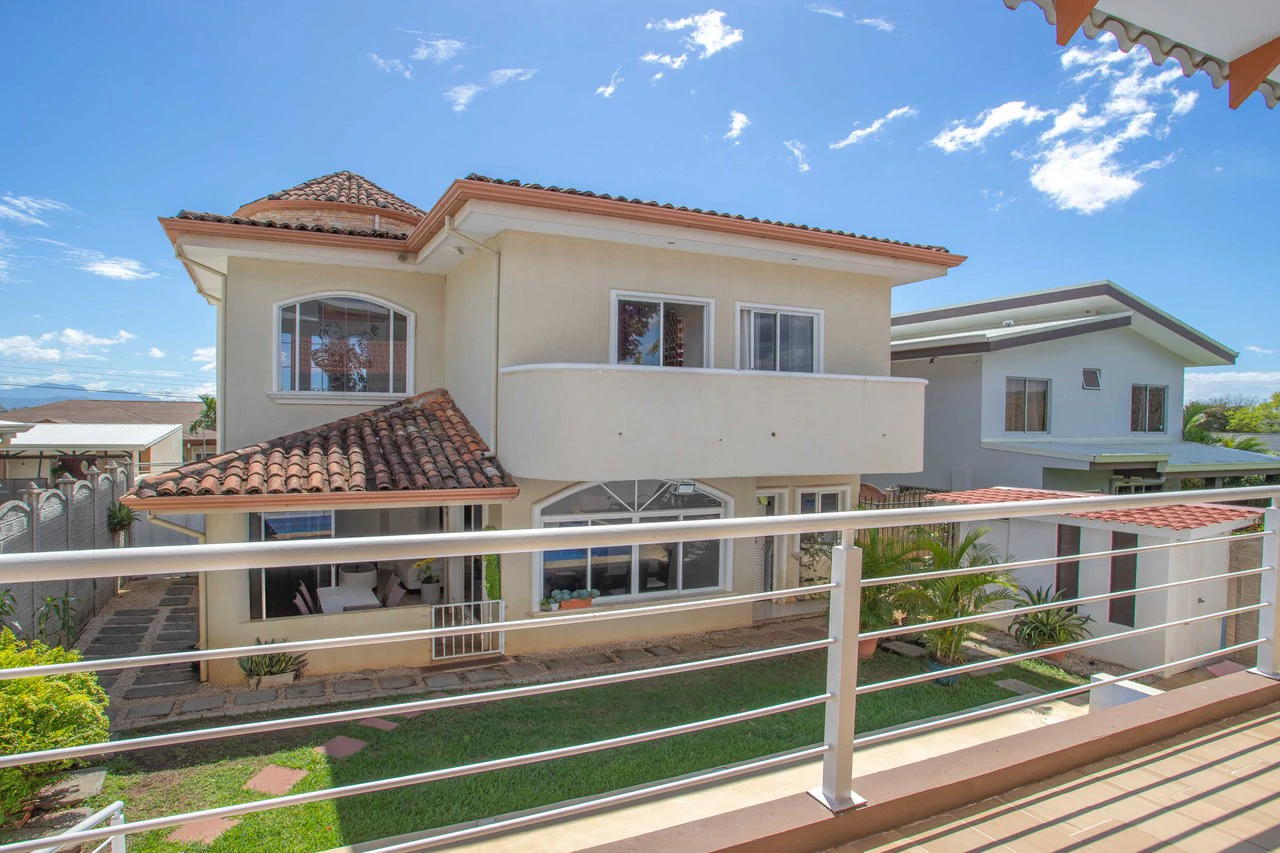 House For Sale in Puente de Piedra - Gallery image 25