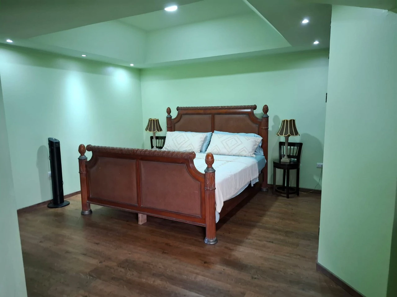 El Condor Casa: REDUCED by $ 50K  ! 3/3 Home With 4 Beds on Just Under 1 Acre. Income producer - Gallery image 9