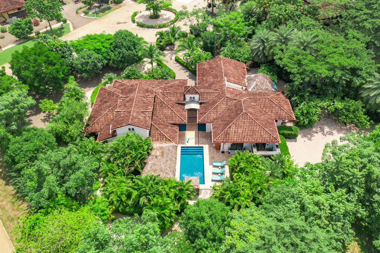 Pura Vida House: 6 bedroom 6 Bathroom Rental Juggernaut in Gated Community - Gallery image 48