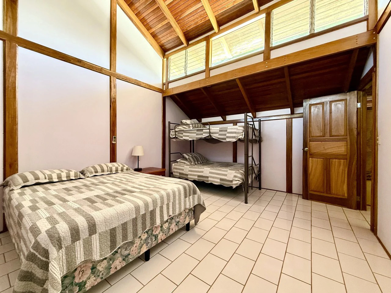 CASA DE LAPAS - OCEAN VIEW: Could you live at the Top of a Mountain in Costa Rica?  Because.... now you can!  Billion dollar views for only $1 Million USD. - Gallery image 40