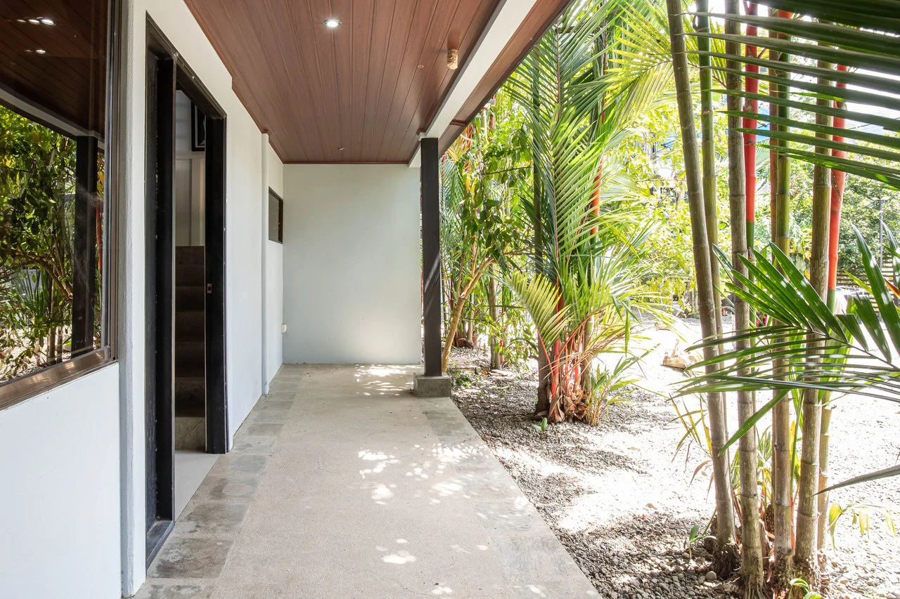 Apartment Hotel with Owners Suite, Fantastic Oportunity for Hostel in Uvita - Gallery image 4