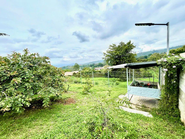 CA-005 Casa del Invernadero: Premium 3-BR / 3.5-BA Gated Estate in Grecia | Turnkey Furnished Option, Private Greenhouse, Clay Roof & River Access - Gallery image 4