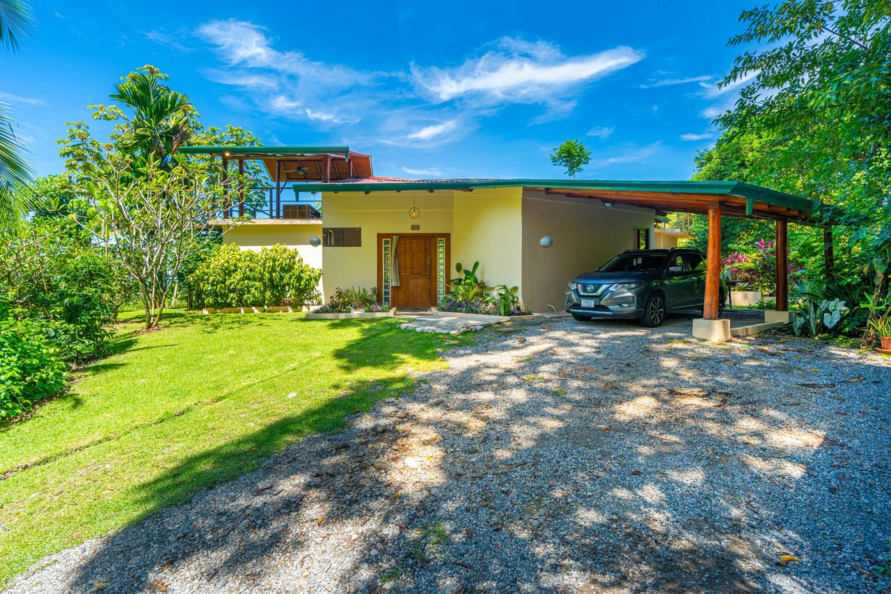 Casa Única -: Ocean View Oasis with Commercial Potential in the Heart of Uvita - Gallery image 10