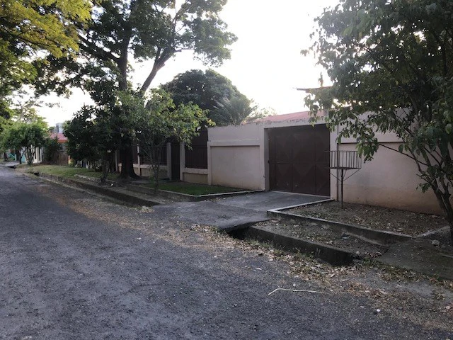 Top Offer! House with ample space in Liberia - Gallery image 2