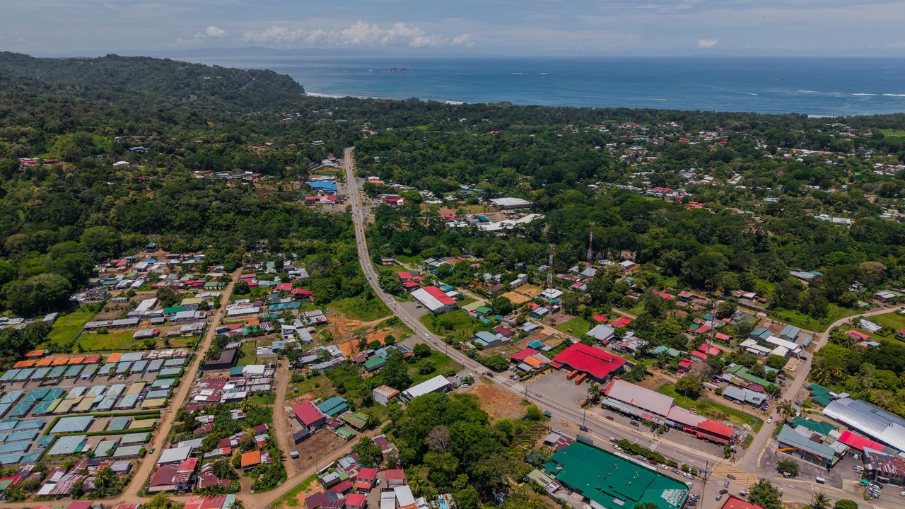 Charming 2 Bedroom Home + Studio located in heart of Uvita - photo 33