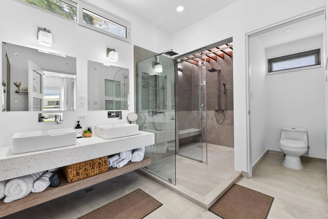 C5 Enclave: Premium Furnished 5-Bedroom Retreat Near Playa Avellanas - Gallery image 19