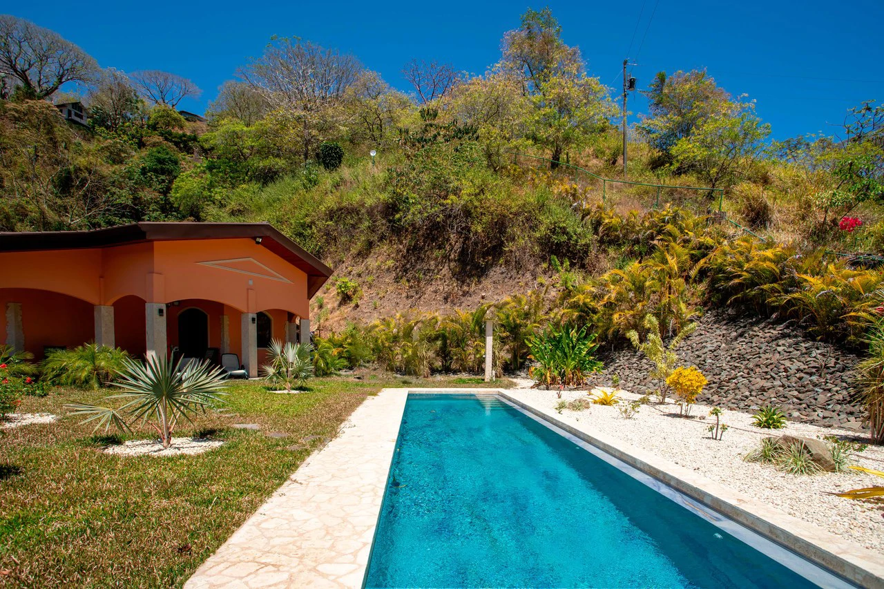 Countryside House For Sale in Atenas - Gallery image 2