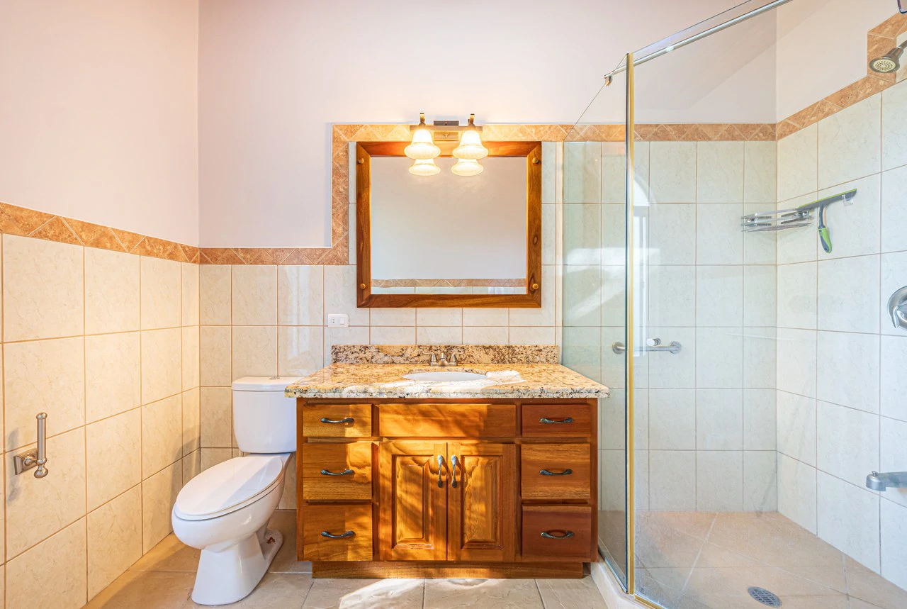 Elegant 3 Bedroom + Office Jungle Home in Puesta Del Sol, Ojochal - Gallery image 12