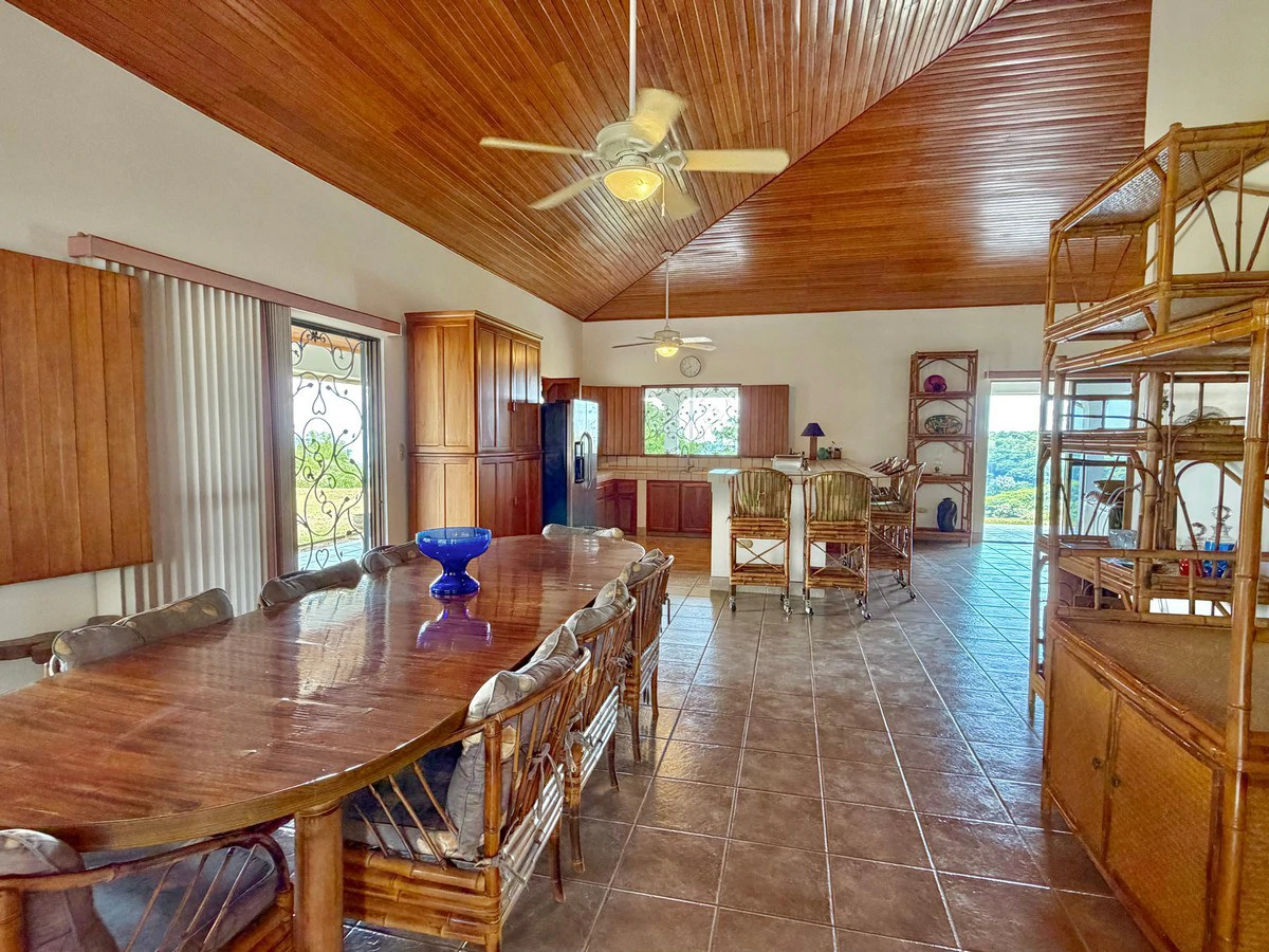 3.64 ACRES - 3 Bedroom Home With Expansive Ocean Views, Multiple Areas to Build, Public Road With Commercial Potential, 10min to the Beach!! - Gallery image 17