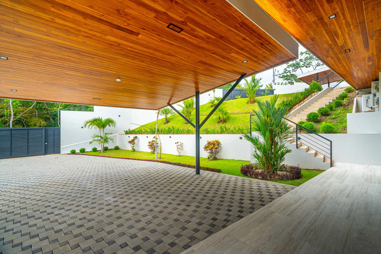 Lion's Gate Sunset Estate - Gallery image 58
