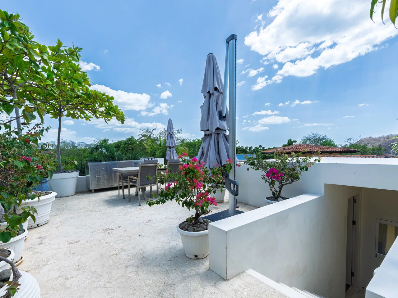25 Paseo Del Mar: Best-Priced Beachfront Home in Las Catalinas - Gallery image 48