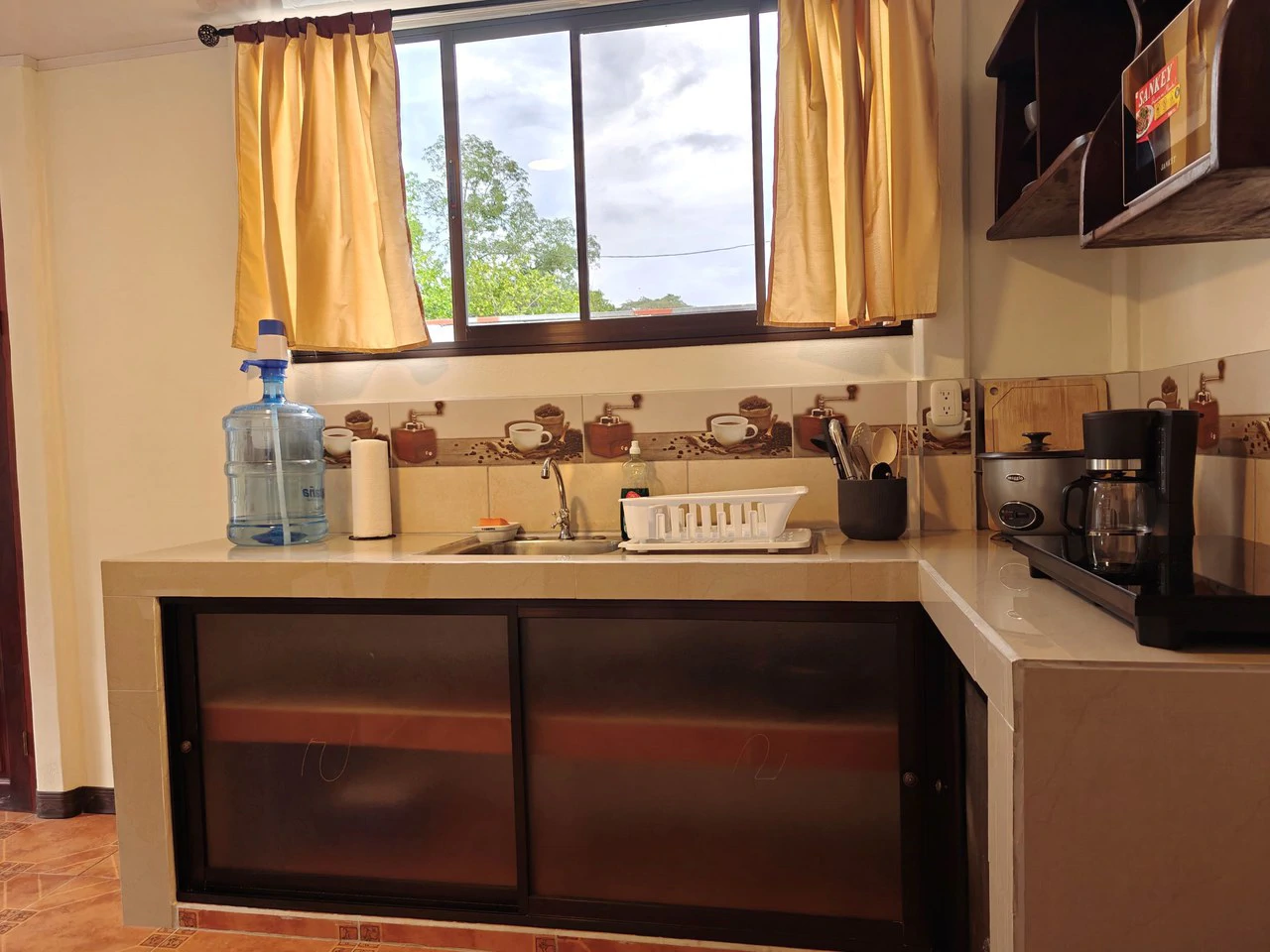 3 Bd/3 Ba - Triplex Apartment with Pool: in Hone Creek - Gallery image 11