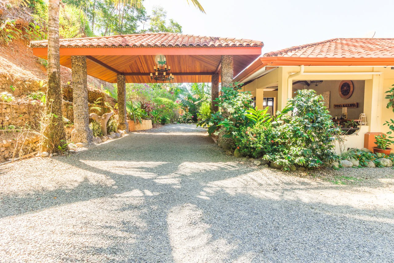 Popular 20-room Boutique hotel /retreat. Stunning ocean views - Gallery image 34