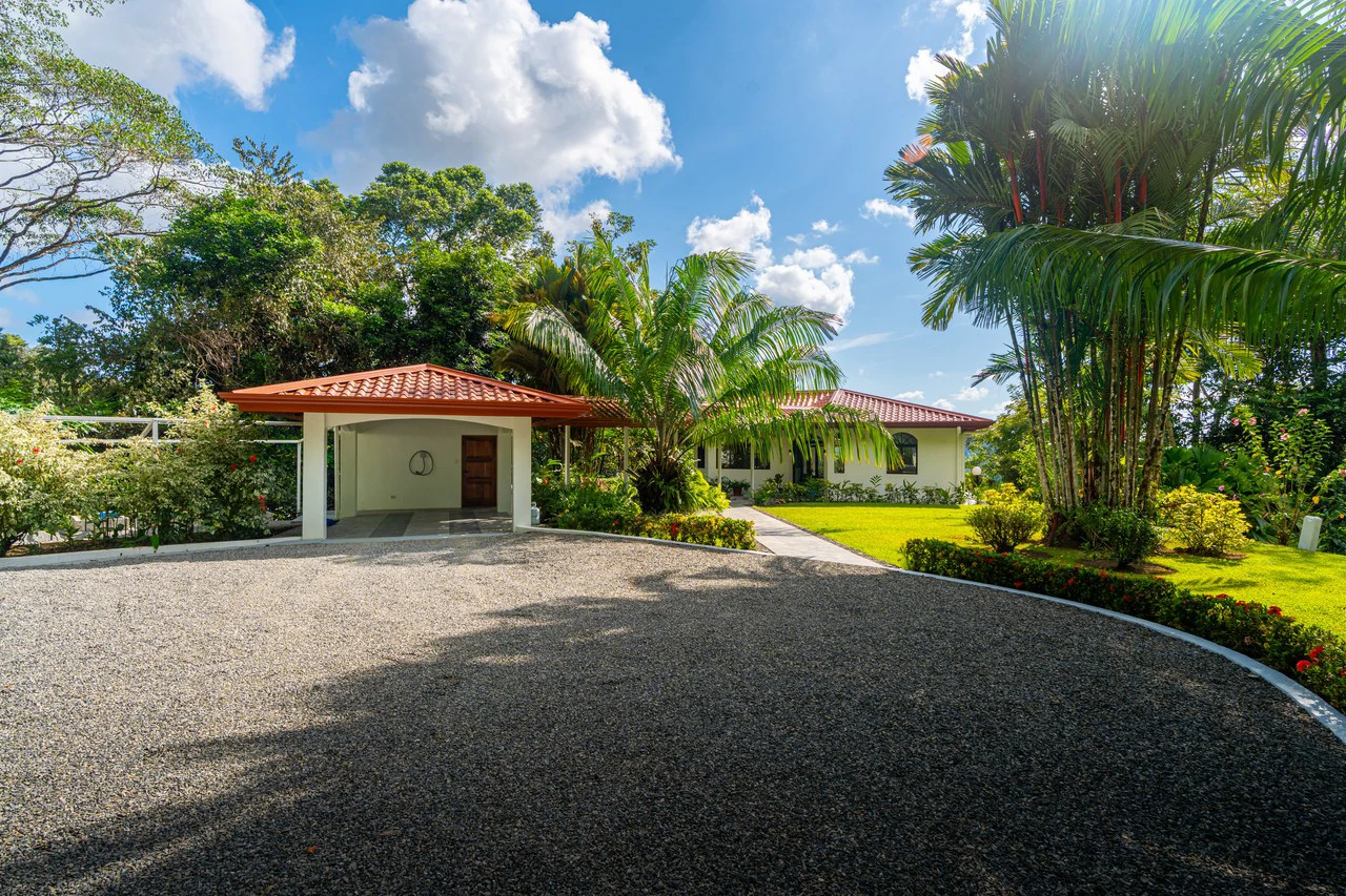 Villa Allamanda: Privacy Galore, Ocean, Jungle and Mountain Views - Gallery image 23