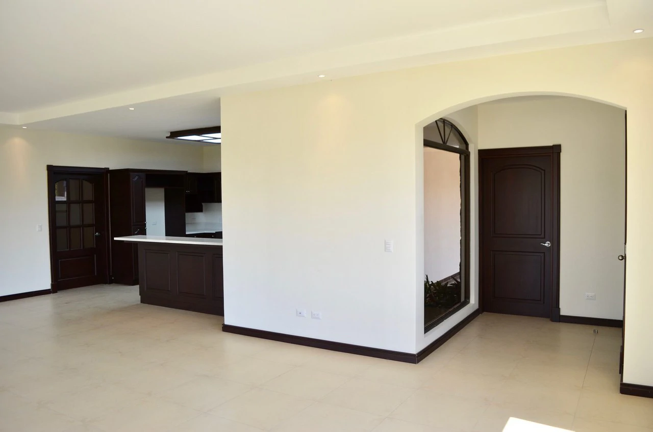 Mountain House For Sale in San Isidro - Gallery image 10