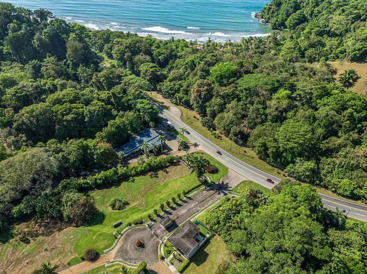 Elegant Tropical Villa Steps from Playa Hermosa – Gated Community - Gallery image 46