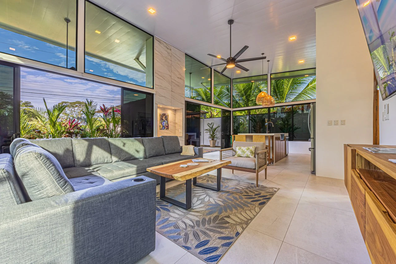Elegant Tropical Home | 5 Minutes from Marino National Park: Near the Coast House For Sale in Bahía Ballena - Gallery image 8