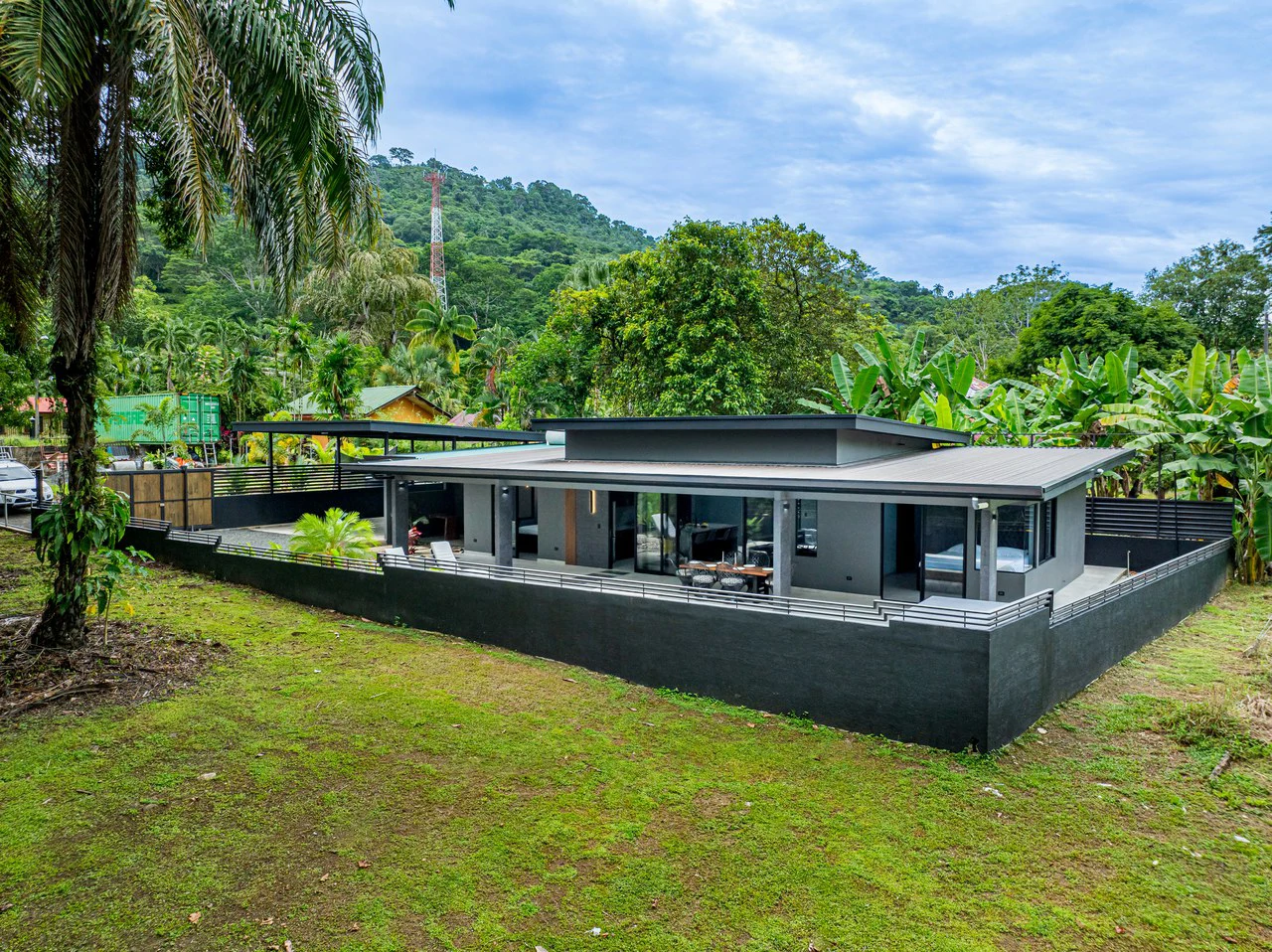 Gorgeous Brand New 3br Home close to Dominical with extra land.: House For Sale in Hatillo - Gallery image 7