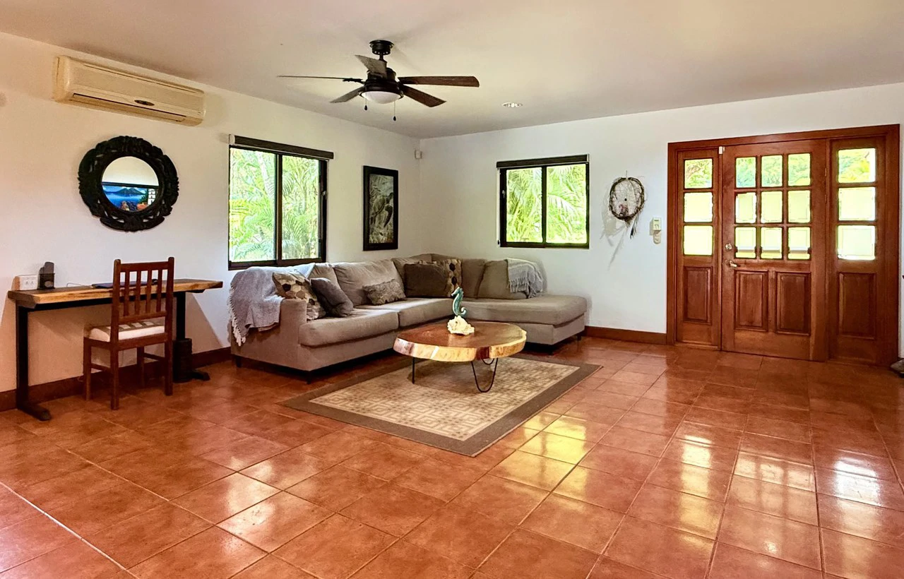 Tropical Villa 519: $629,950 USD Gated Los Delfines Golf & Country Club Beachfront Village. 5 min walk to Swimming beach in Bahia Ballena on the Southern Nicoya Penisula - Gallery image 30