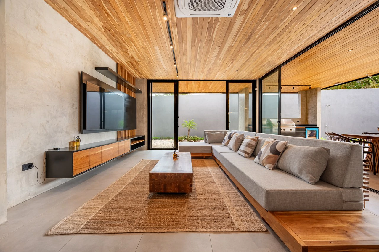 Casa Uchuva: Architectural Harmony of Wood, Stone, and Light - Gallery image 14