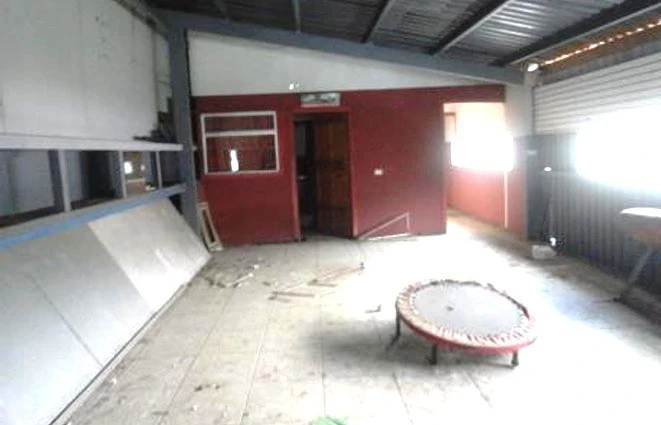 FIRE SALE! Commercial or Warehouse (Bodega) - Gallery image 4