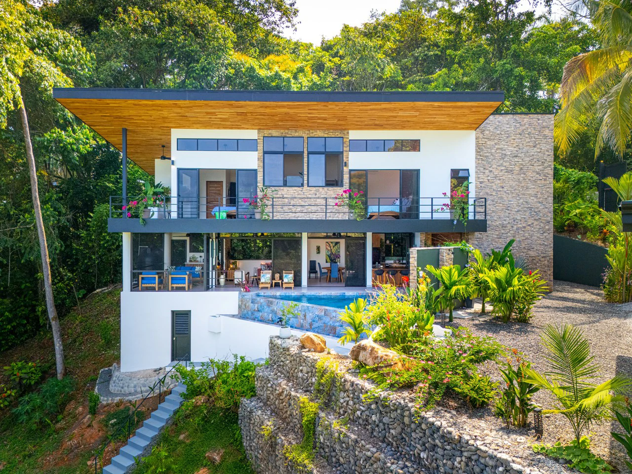 Mountain House For Sale in Escaleras - Gallery image 3