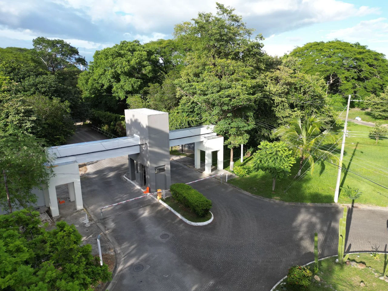 House For Sale in Liberia - Gallery image 2