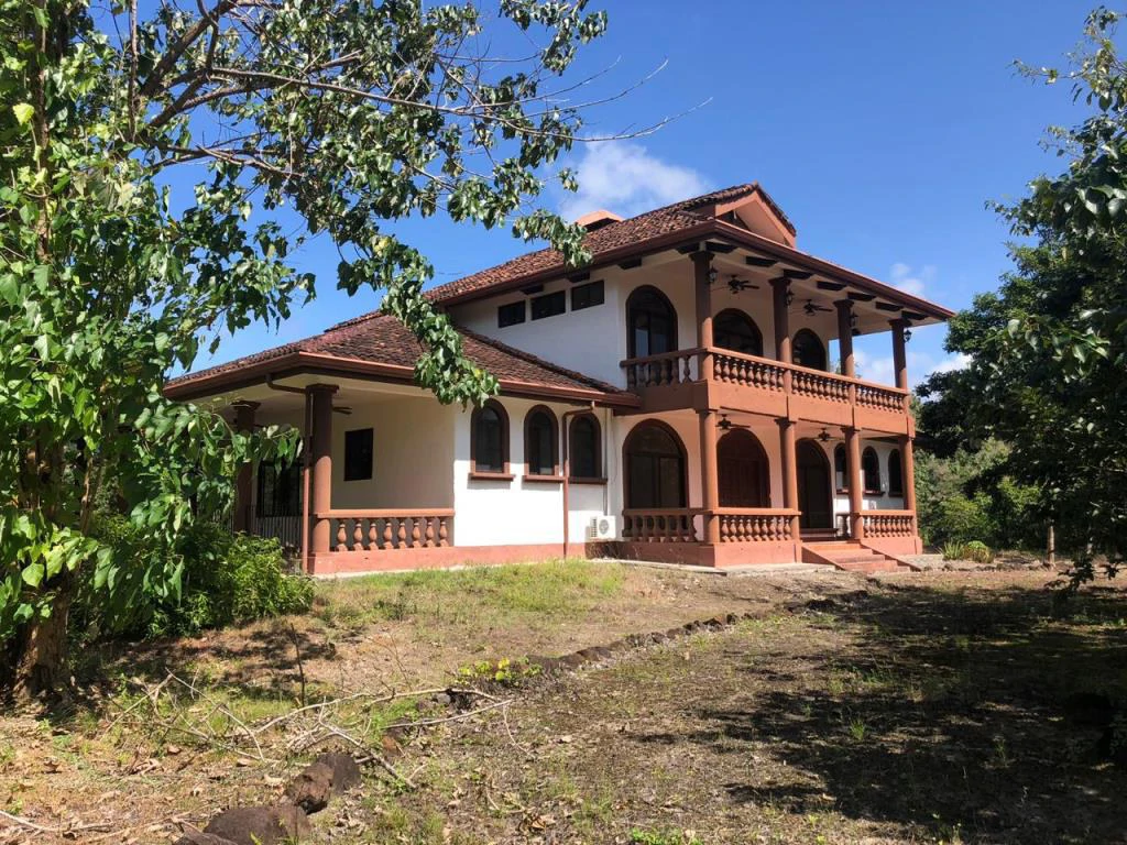 Teak Farm for Sale with a Hacienda Villa and 3 houses in La Cruz, 1 hour away from Liberia - Gallery image 17