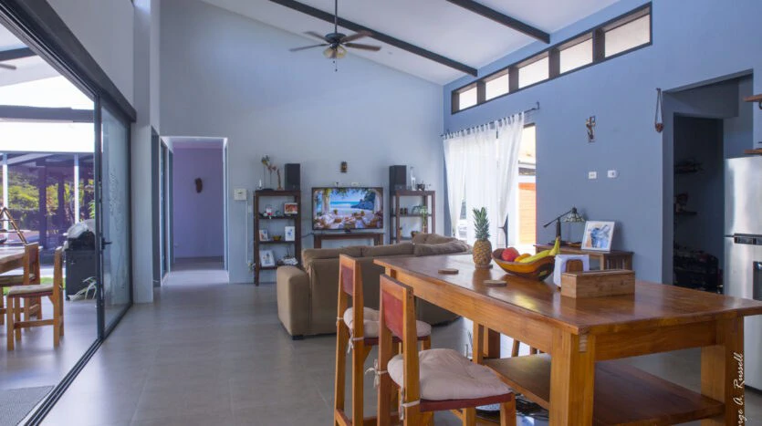 Beautiful Casa Irina, with pool and large yard: Close to the beach in tranquil Monterrey! - Gallery image 3