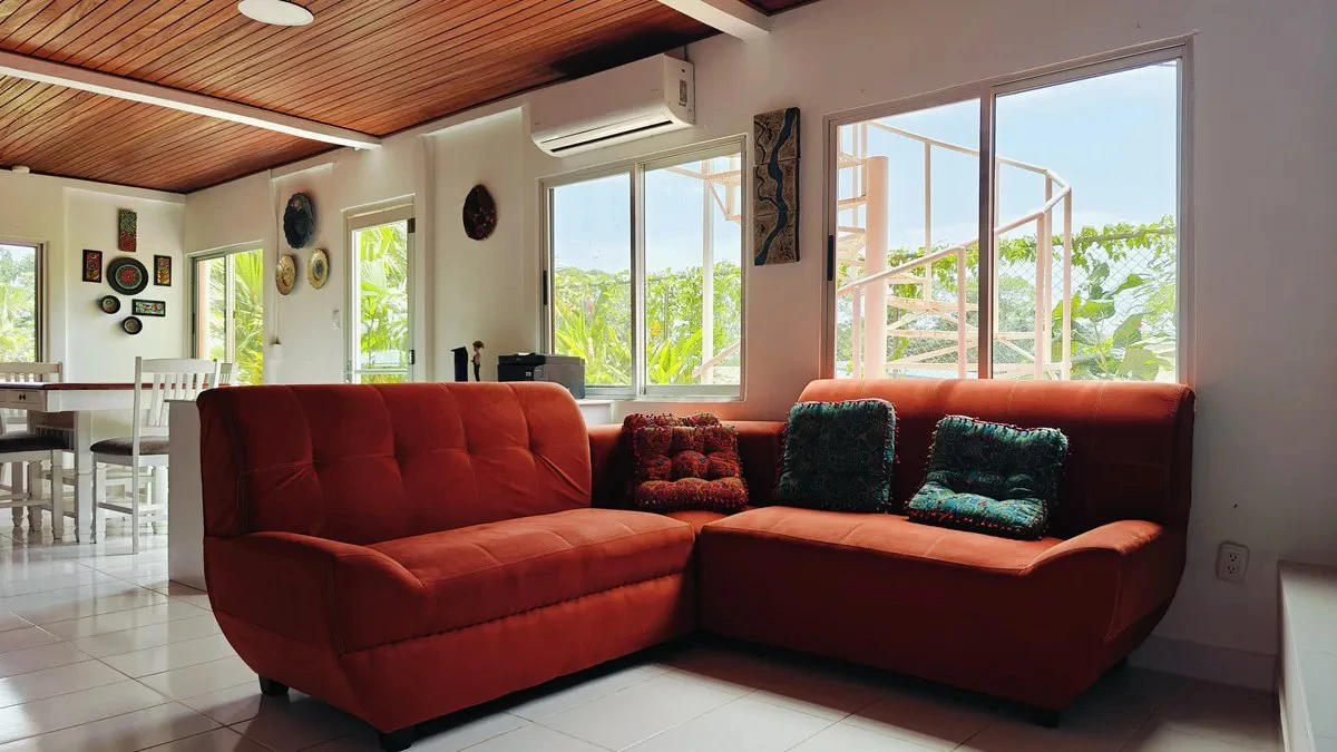 ID 888: 4 Bd/3 Ba Multi-Unit Home Near Puerto Viejo with Rental Potential - Gallery image 3