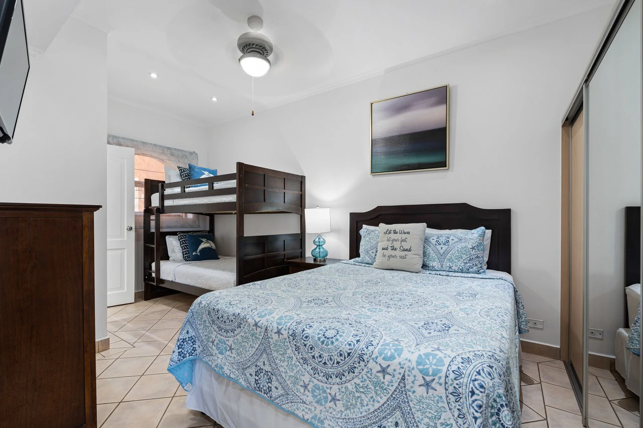 Sunrise #39:  Family Oasis in paradise! - Gallery image 13