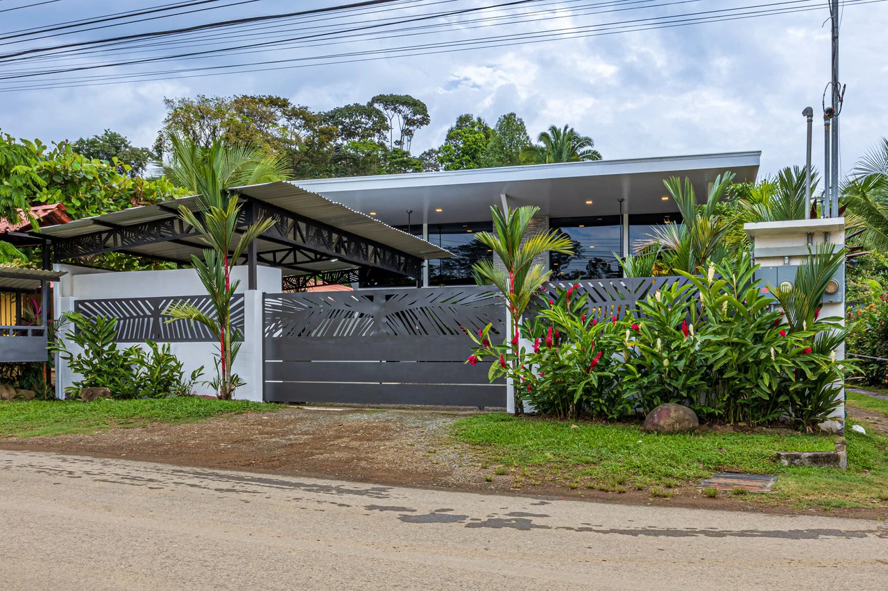 Elegant Tropical Home | 5 Minutes from Marino National Park: Near the Coast House For Sale in Bahía Ballena - Gallery image 74