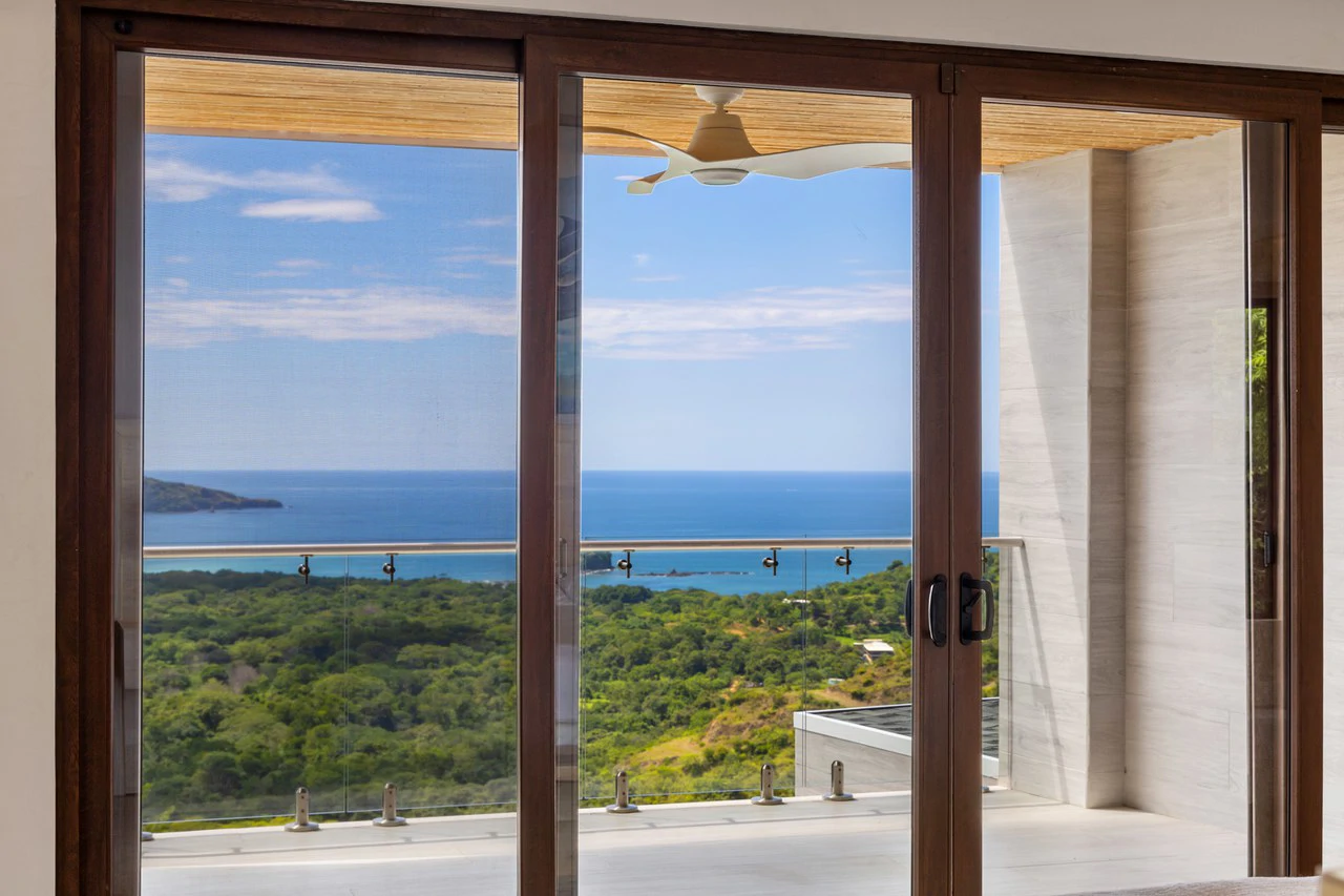 Casa Manta Ray: Indulge in Luxury with Stunning Flamingo Beach Views! - Gallery image 48