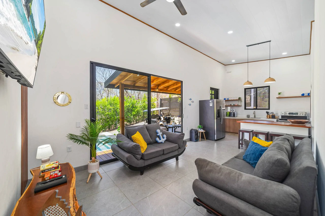Villa Nanku: Tropical Playa Negra Home with Guest House & Pool - Gallery image 31