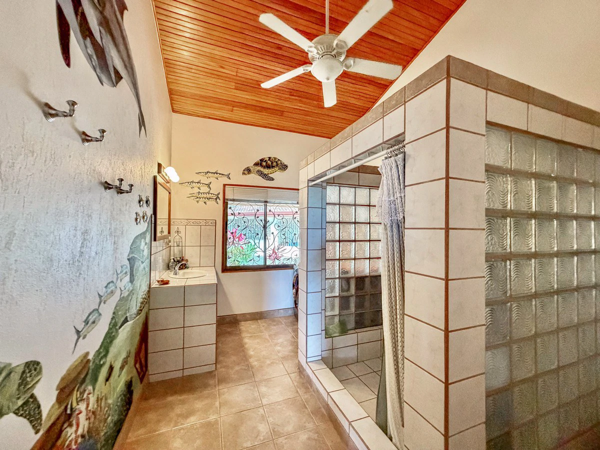 3.64 ACRES - 3 Bedroom Home With Expansive Ocean Views, Multiple Areas to Build, Public Road With Commercial Potential, 10min to the Beach!! - Gallery image 29