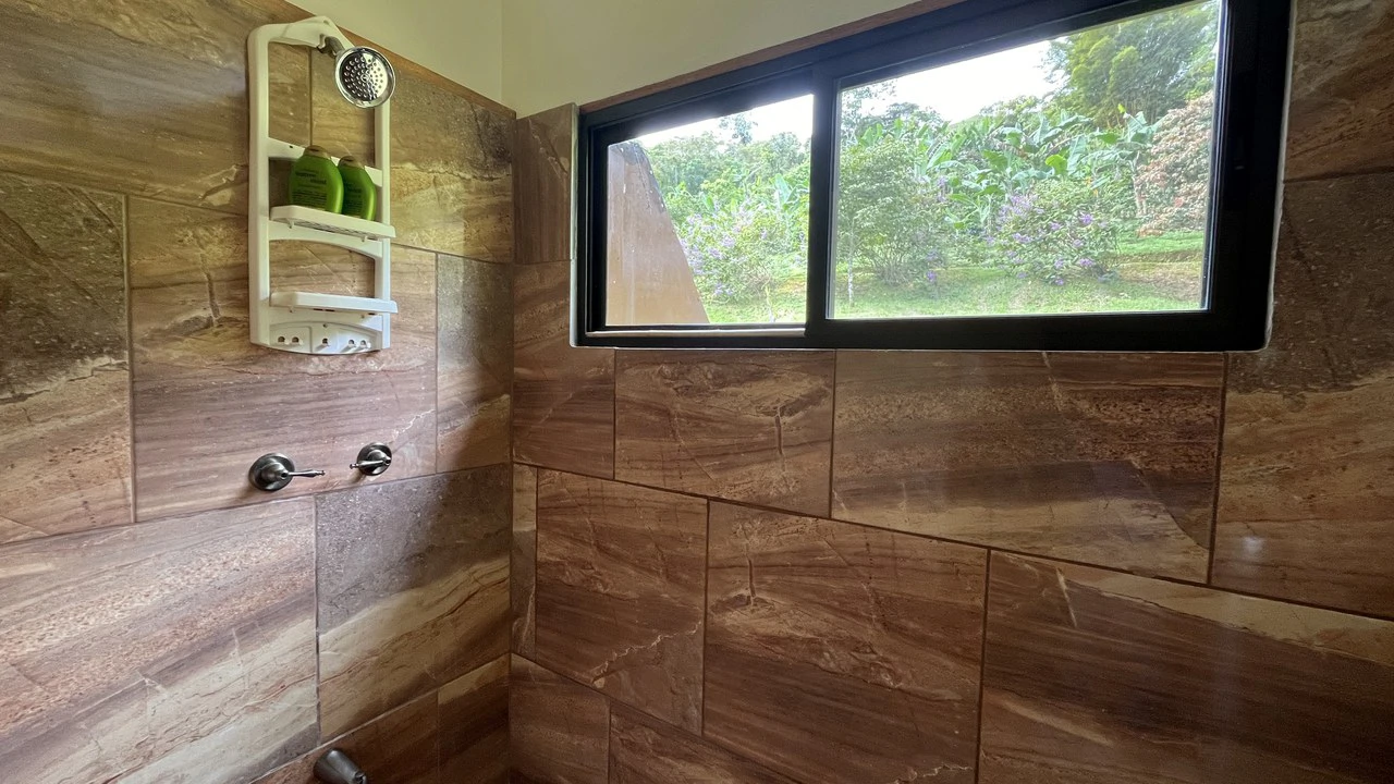 Mountain House For Sale in San Isidro del General - photo 25
