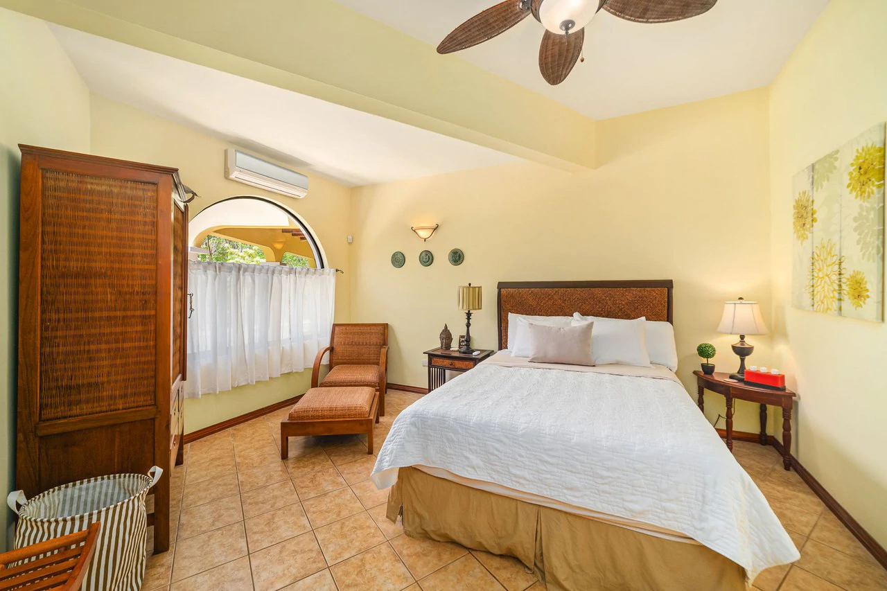 Tierra Pacifica #74: Elegant 4BR Retreat in Gated Community - Gallery image 15