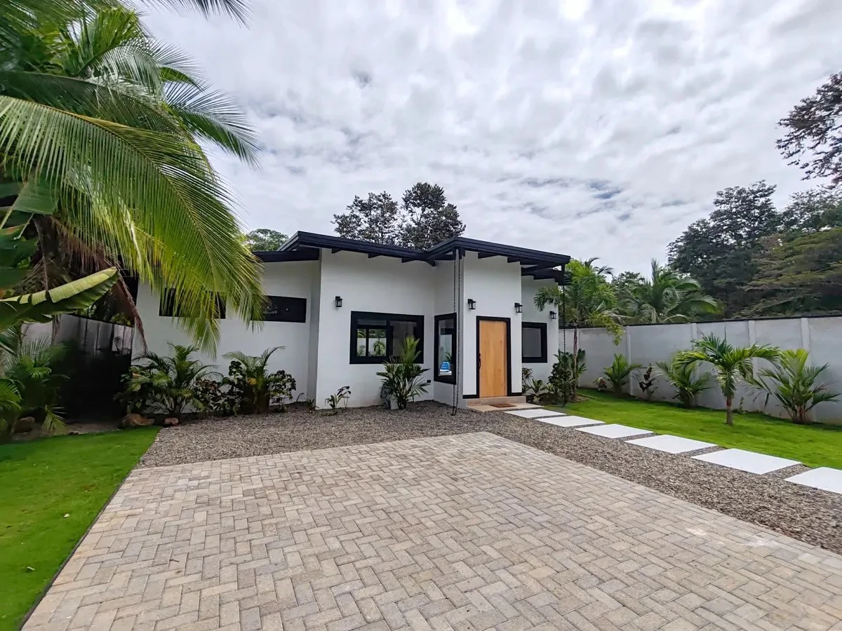 ID 1054: Playa Negra Guest House - Modern 2 Bedroom Home with Pool - photo 22