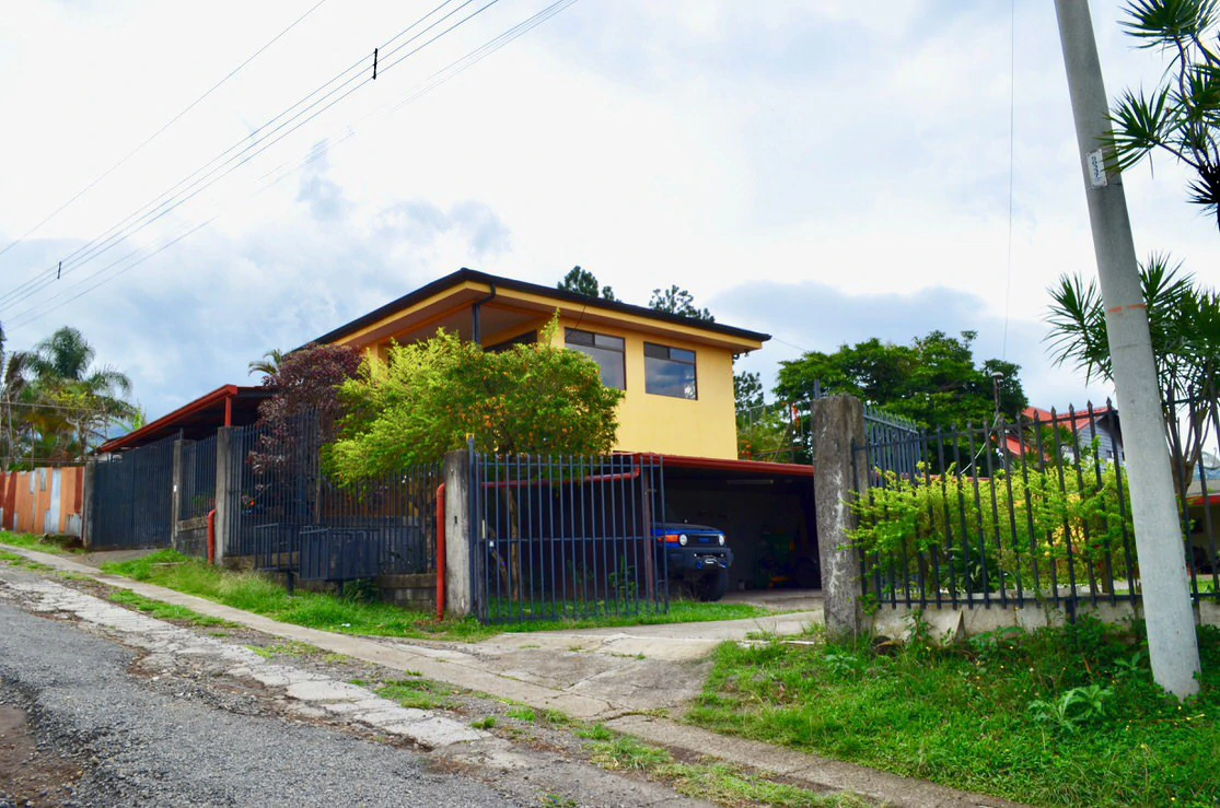 MOUNTAIN PROPERTY WITH VIEW AND 3 HOUSES - Gallery image 59