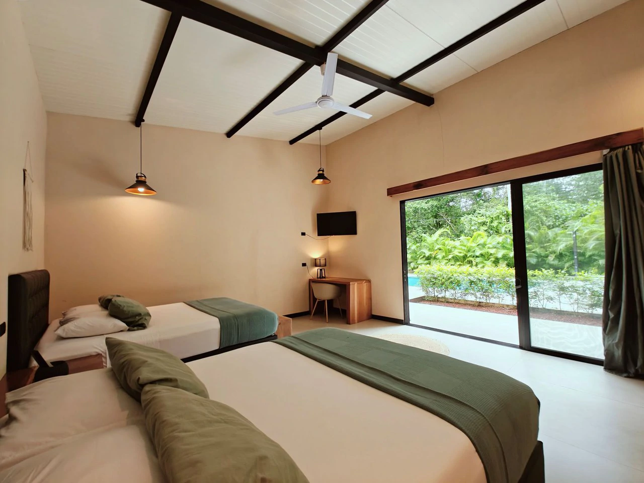 ID 751: Turn-Key Villa with Proven Income Near Cahuita National Park – Main House, Casita, and Stunning Pool on Over Half an Acre - Gallery image 21