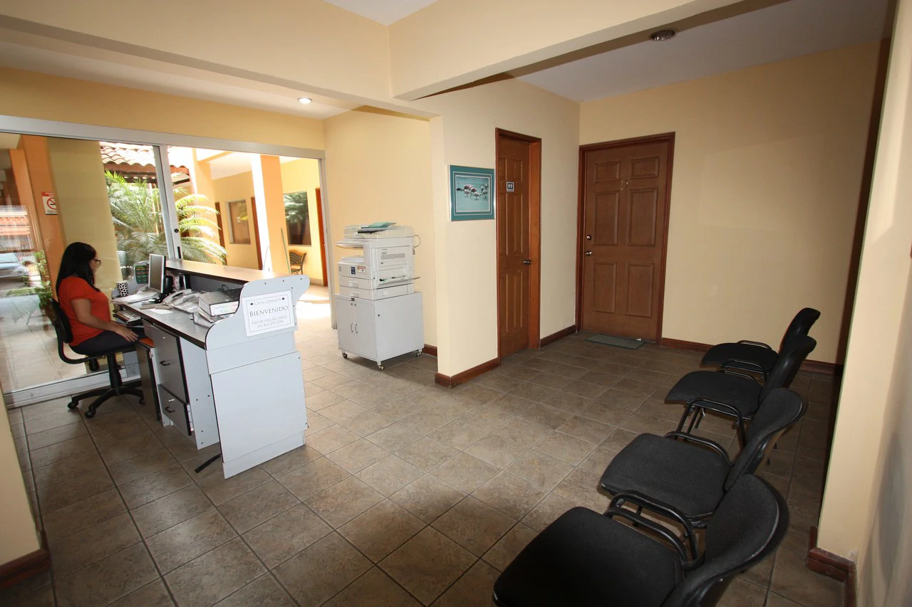 Building with Potential for Hostel or Airbnb – Near La Sabana and Paseo Colón - Gallery image 2