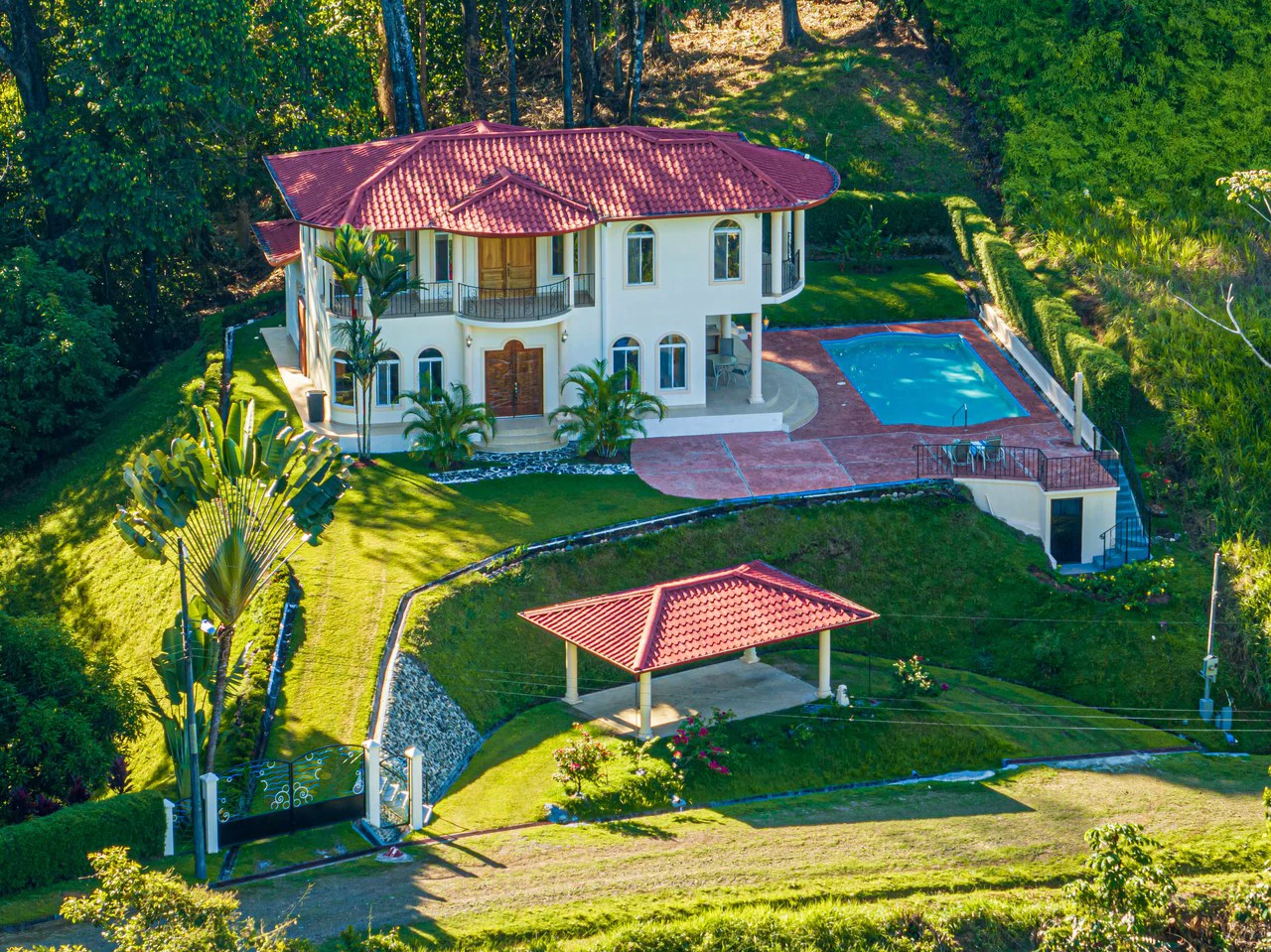 Elegant 3 Bedroom + Office Jungle Home in Puesta Del Sol, Ojochal - Gallery image 6