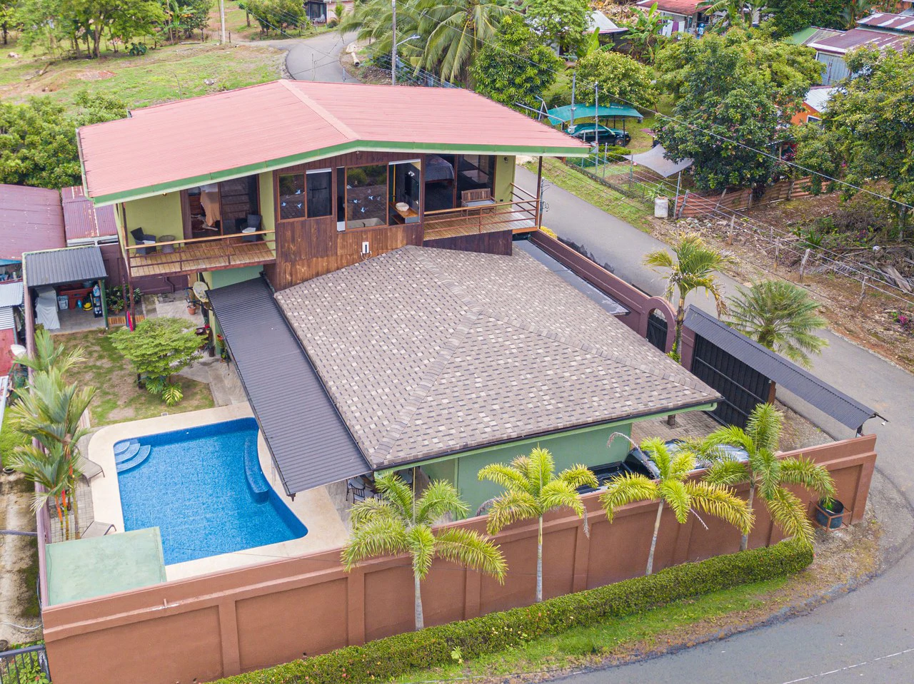 Naranjito corner lot house - photo 2