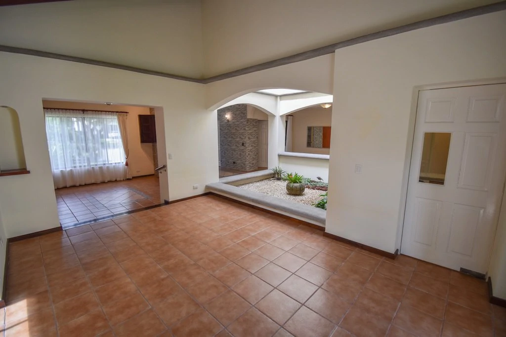 House For Sale in Pozos - Gallery image 10