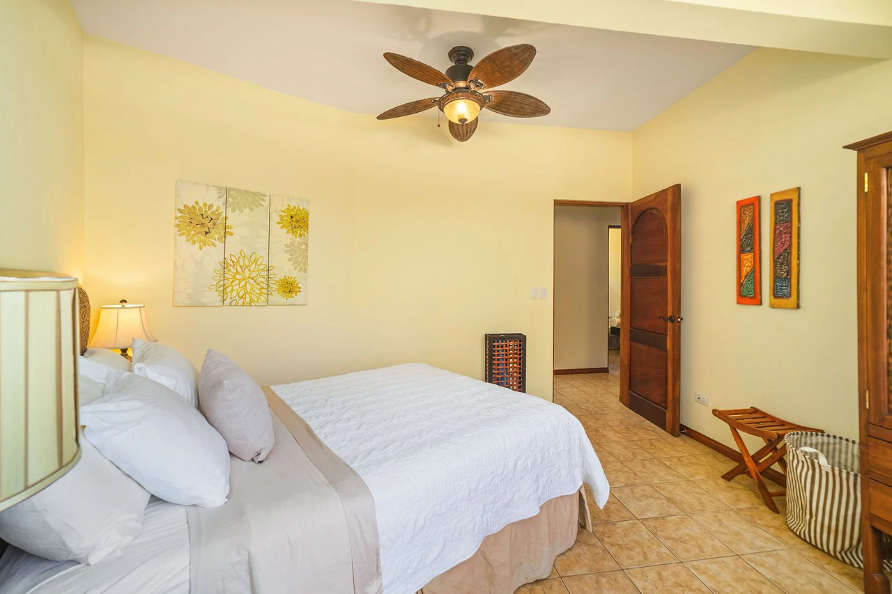 Tierra Pacifica #74: Elegant 4BR Retreat in Gated Community - Gallery image 16