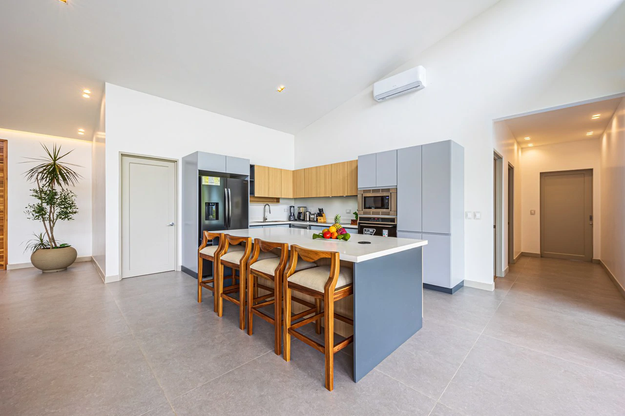 Luxury, Comfort & Investment Potential – Ocean-View Home in Uvita - Gallery image 9