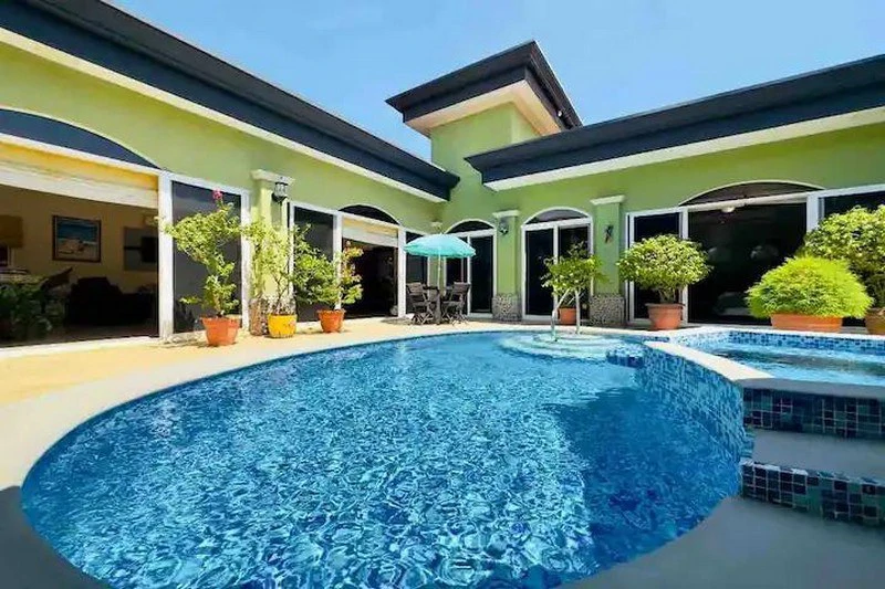 Beautiful Casa Lillia with Pool: Walk to the Beach in Bejuco!